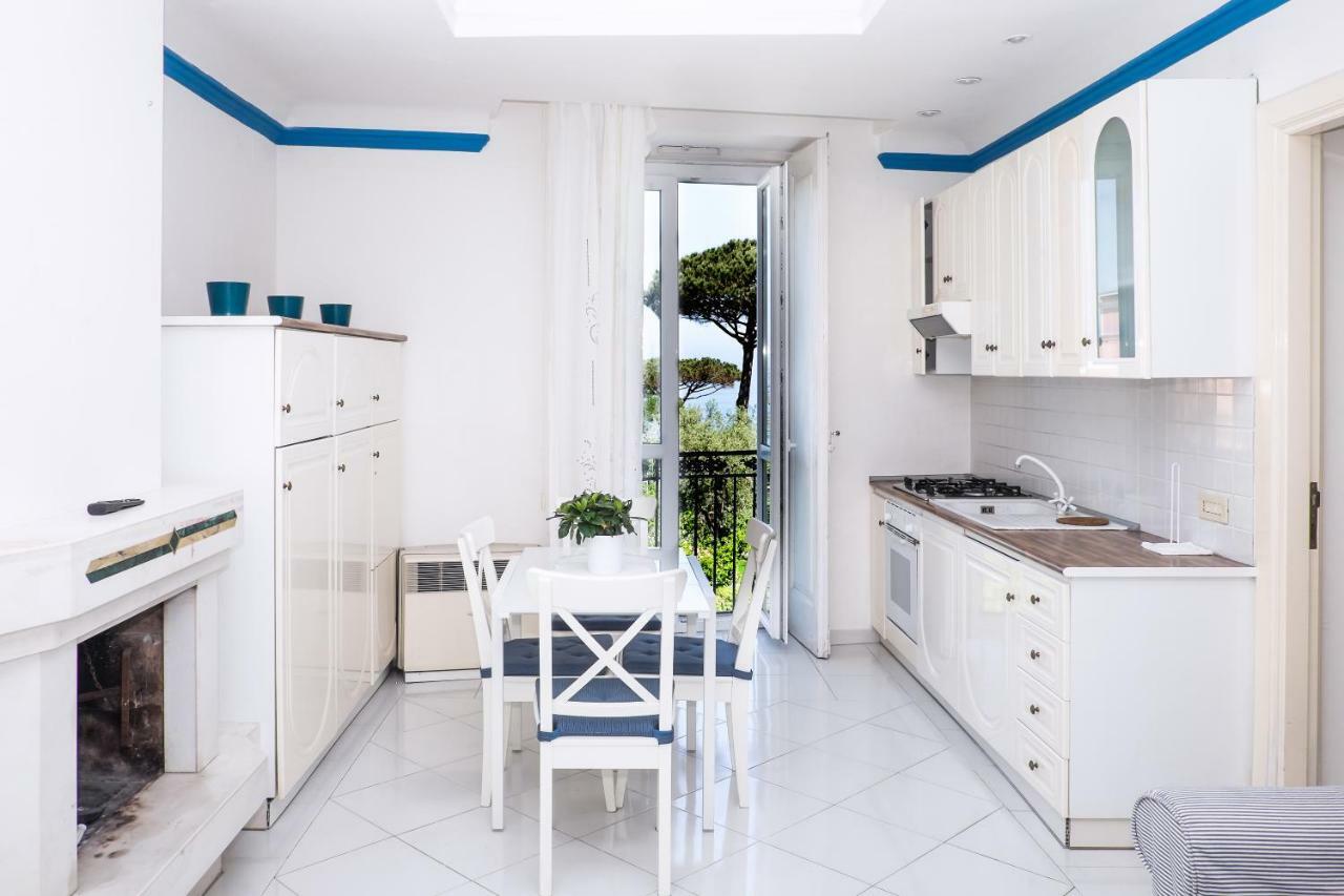 "White Mermaid" - Sorrento Downtown Sea View Apartment Экстерьер фото